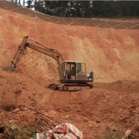 邊坡支護施工(錨桿+預應力錨索+掛網噴錨+噴播)